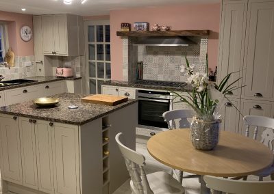 Fully fitted kitchen